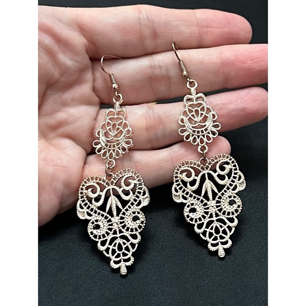 Women’s Rose Gold Victorian Style Dangle Earrings